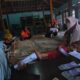 “Dosen Spesialis Medikal Bedah Prima Trisna Aji ketika memberikan sosialisasi terapi rebusan Daun Salam bagi Penderita Hipertensi”/Foto : Dokpri