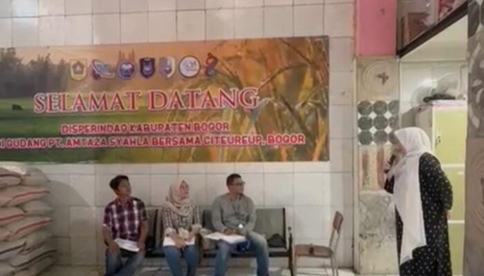 Tim Bapokting Disperindag Kabupaten Bogor Lakukan Pemantauan Harga dan Stok Barang Kebutuhan Pokok di Gudang PT Amtaza Syahla Bersama