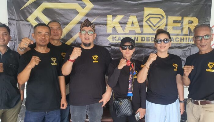 Relawan KADER Antarkan Pasangan Dedie-Jenal untuk Pendaftaran ke KPU Kota Bogor