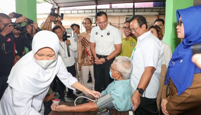 Menko Agus Harimurti Yudhoyono Kunjungi Puskesmas Beji Depok