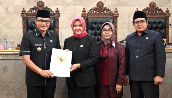 Hadiri Rapat Paripurna DPRD, Ini yang Disampaikan PJ Bupati Cirebon 