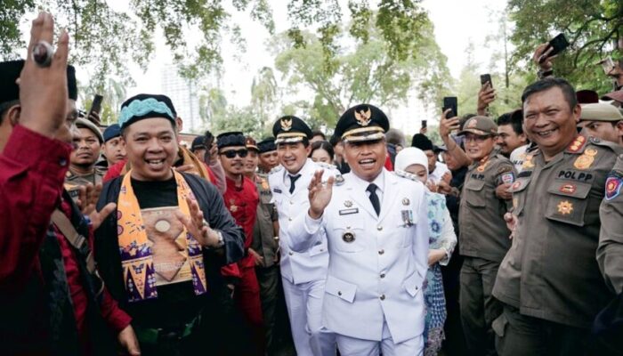 Warga Sambut Wali Kota dan Wakil Wali Kota Baru di Pemkot Depok