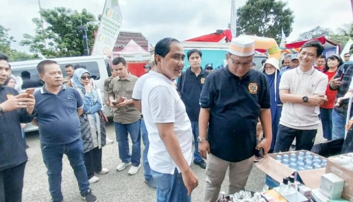 Wakil Walikota Apresiasi Alumni SMP 3 Depok Baksos di Alun Alun Timur GDC