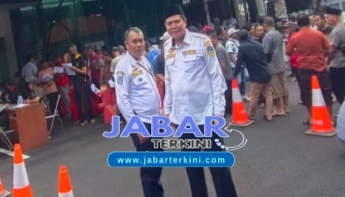 Pembagian Sembako Dan Uang Tunai RP.1000.000 Kepada Sopir Angkot Trayek Cisarua
