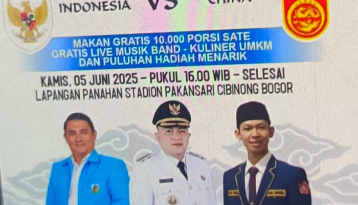 Ribuan Masyarakat Nonton Bareng Dan Makan Sate Gratis Yang Di Gelar KNPI Dan KATAR Bekerja Sama Dengan Dana Dompet Digital Indonesia