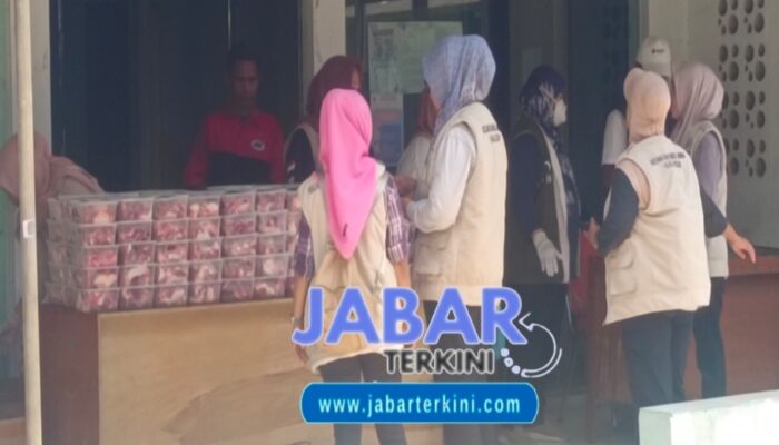 Desa Rancabungur Dapatkan Bantuan Daging Qurgan 2.639 Kg Dari Yayasan Server Indonesia