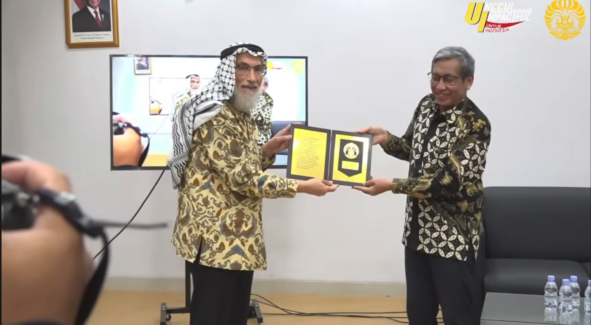 Prof. Dr. Abd al-Fattah El-Awaisi dalam kuliah umum “Beyond 1948” di Universitas Indonesia. (Tangkapan layar/YouTube Universitas Indonesia)