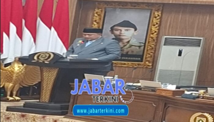 DPRD Gelar Paripurna, Sahkan Rancangan Perda Dan Lakukan Pelantikan PAW