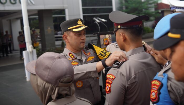Kapolres Bogor Pimpin Apel Kenaikan Pangkat, Lanjutkan Penanaman Pohon.