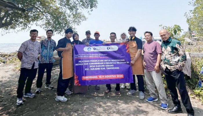 Tim Pengmas Polimedia Tingkatkan Kemandirian Nelayan melalui Teknik Shielded Metal Arc Welding